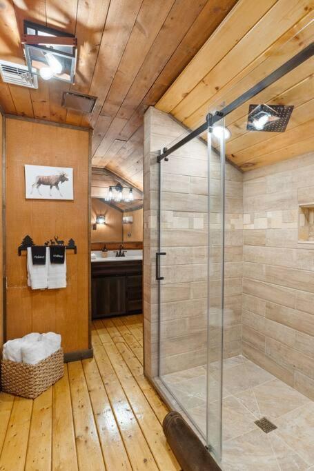 Rustic Luxury In The Pocono Mountains - Stag